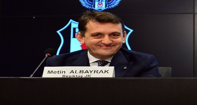 Beşiktaş, o şarkıyı çalan anonsçuyu işten çıkardı