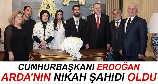 Milli futbolcu Arda Turan, Aslıhan Doğan ile dünya evine girdi